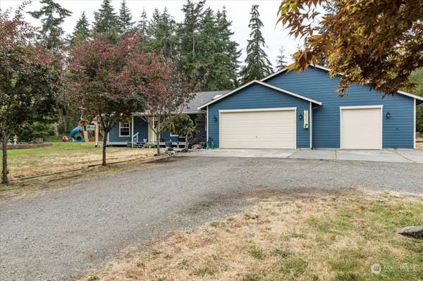 2033 Walser LN, Oak Harbor, WA 98277