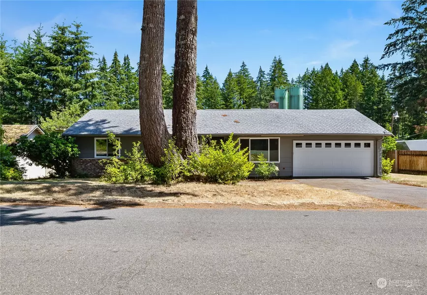 61 E Maple DR, Shelton, WA 98584