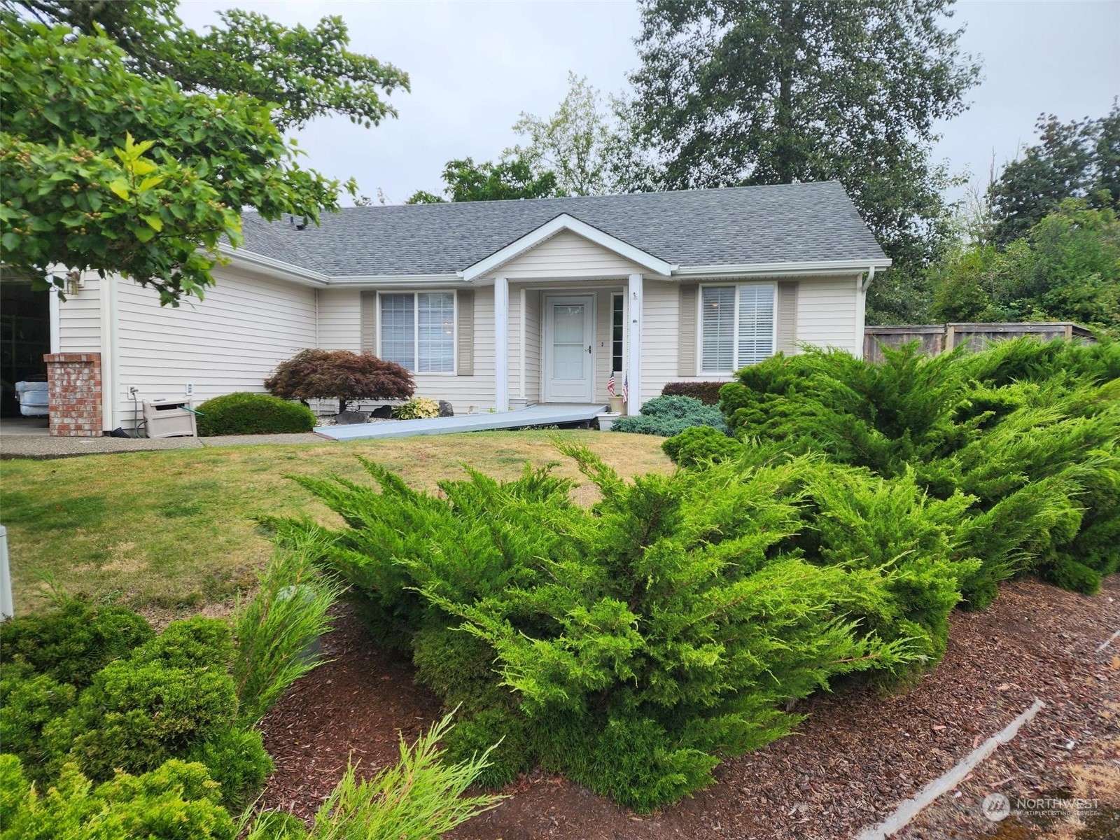 906 Eagle Crest PL, Port Orchard, WA 98366