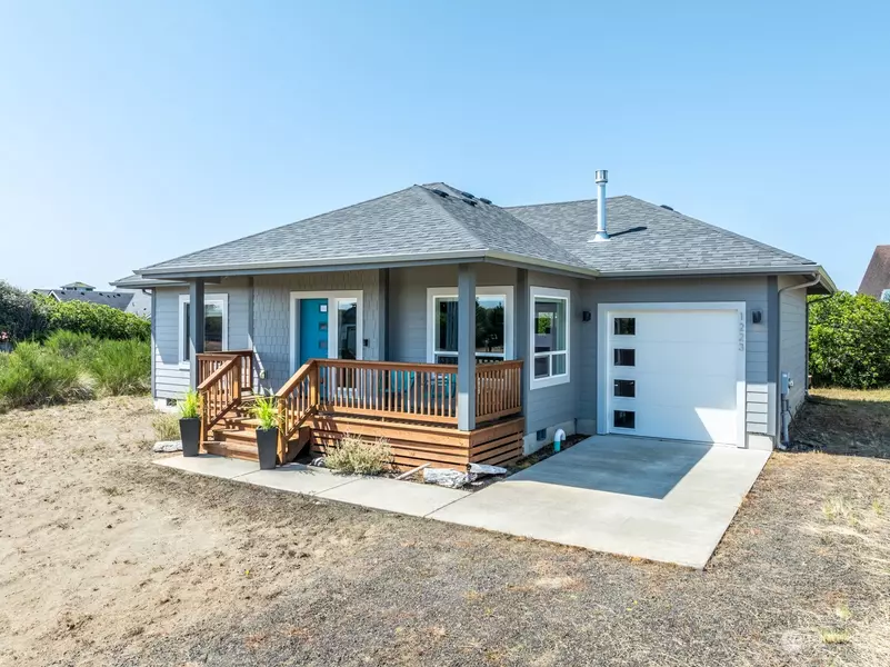 1223 E Ocean Shores BLVD SW, Ocean Shores, WA 98569