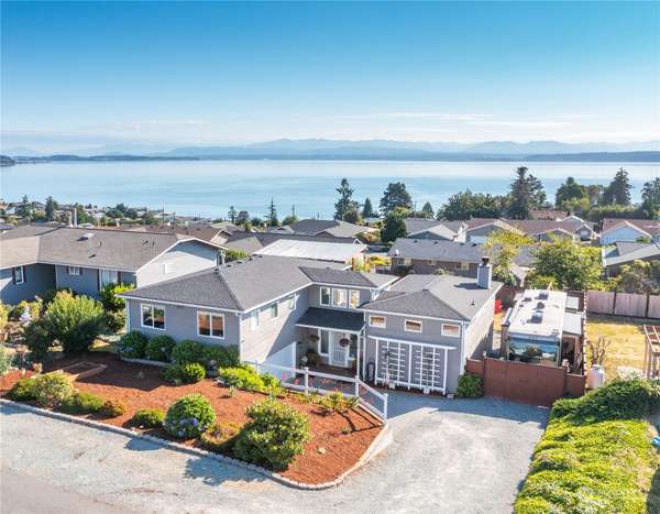 1515 Thompson DR, Camano Island, WA 98282