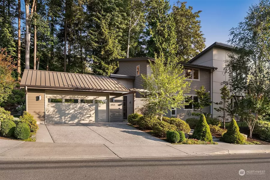 6425 NE 129th ST, Kirkland, WA 98034