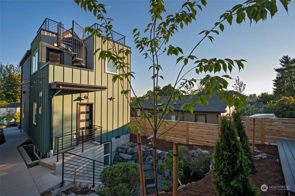 Seattle, WA 98177,108 NW 101st ST #C