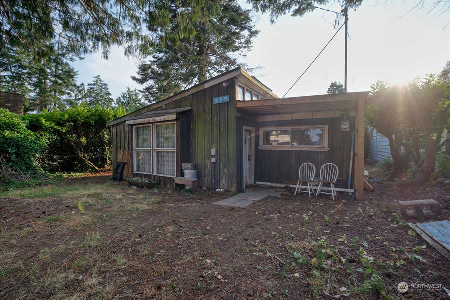 639 South Beach RD, Point Roberts, WA 98281