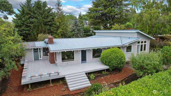 136 Ferncliff AVE NE, Bainbridge Island, WA 98110