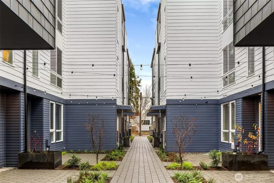 8045 E Mary AVE NW, Seattle, WA 98117