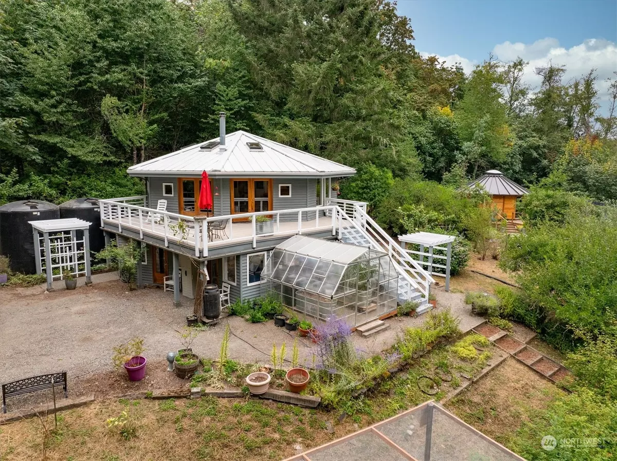 Vashon, WA 98070,8802 SW Soper RD