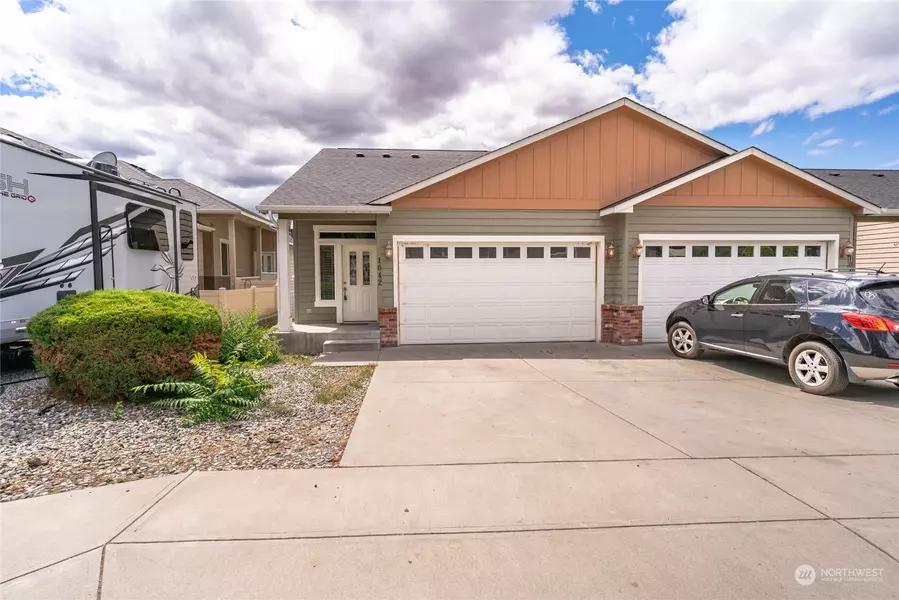 1042 Corum CIR, East Wenatchee, WA 98802