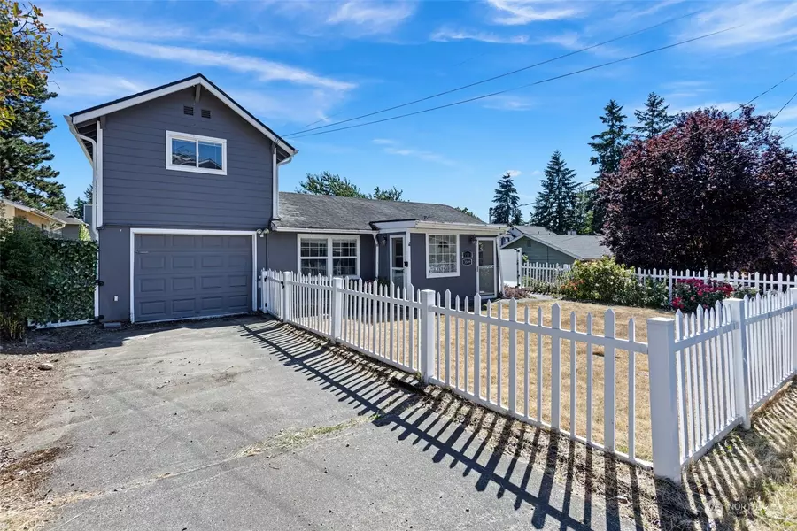 3509 NE 6th St, Renton, WA 98056