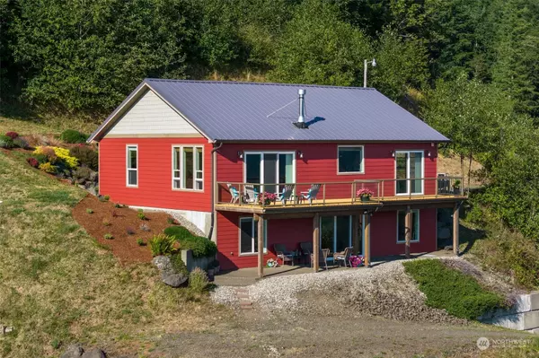 105 Hammond LN, Raymond, WA 98577