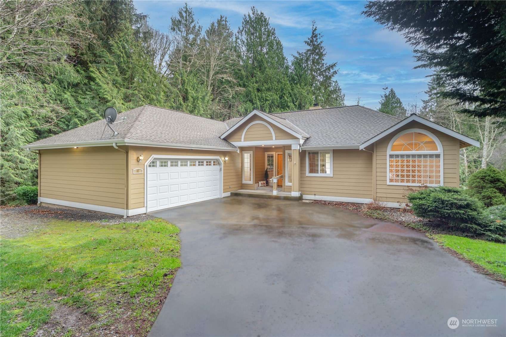 82 Goldfinch LN,  Port Ludlow,  WA 98365