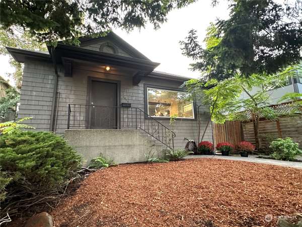 4815 Stone Way N, Seattle, WA 98103