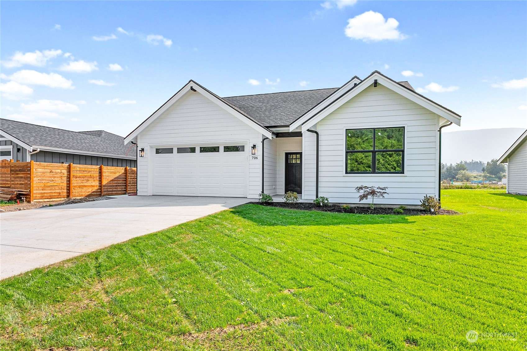 706 E 4th ST, Nooksack, WA 98276