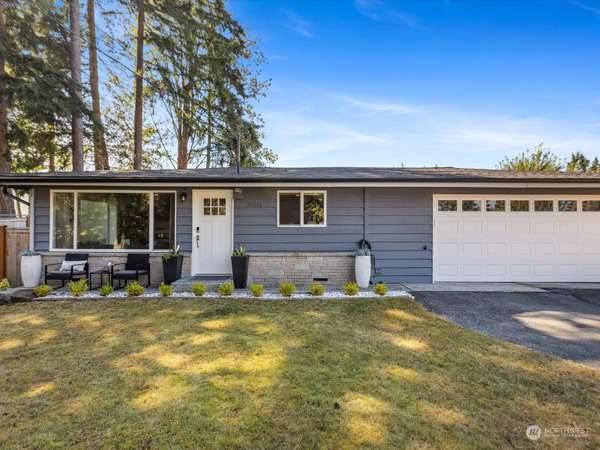 20528 61st PL W,  Lynnwood,  WA 98036