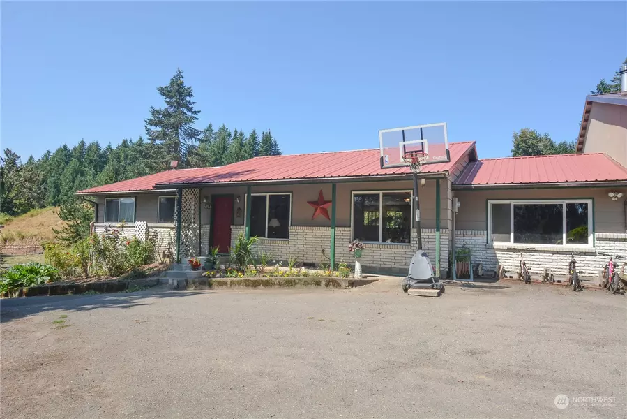 828 Lincoln Creek RD, Centralia, WA 98531