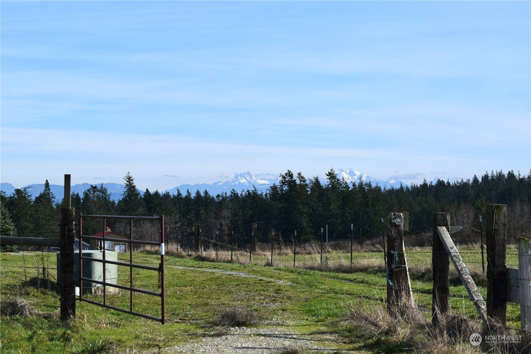 905 Devries RD,  Oak Harbor,  WA 98277