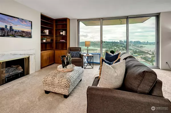 4540 8th AVE NE #2001, Seattle, WA 98105