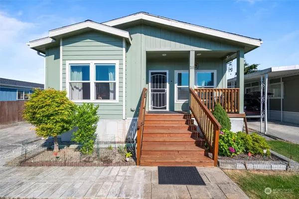 1120 S 25th St #16, Mount Vernon, WA 98274