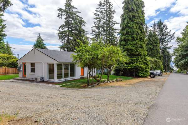 20904 5th AVE S, Des Moines, WA 98198