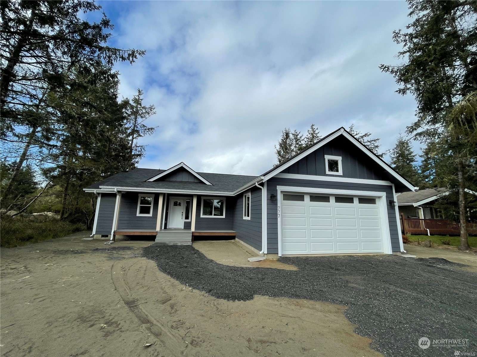 981 Tonquin AVE SW, Ocean Shores, WA 98569