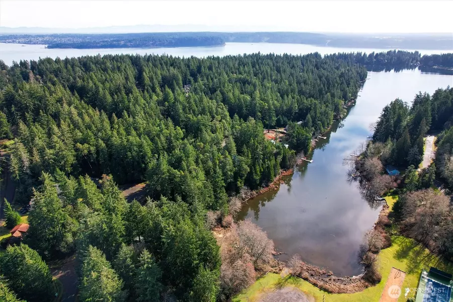 11024 Matthews WAY, Anderson Island, WA 98303