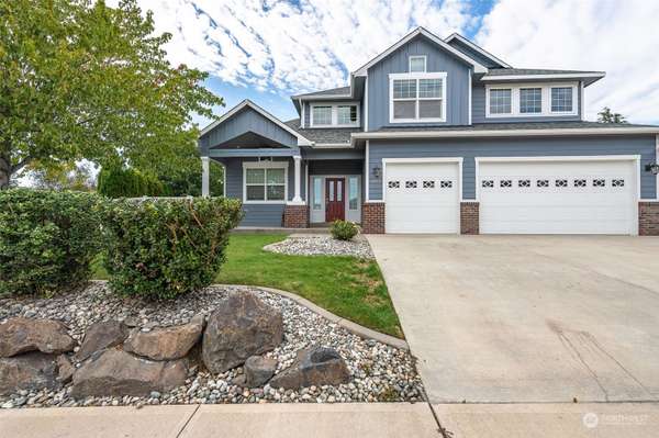 1403 Dogwood LN, Wenatchee, WA 98801