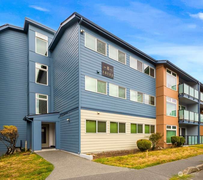 15152 65th AVE S #818, Tukwila, WA 98188