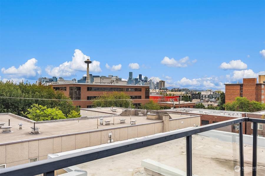 626 4th AVE W #204, Seattle, WA 98119