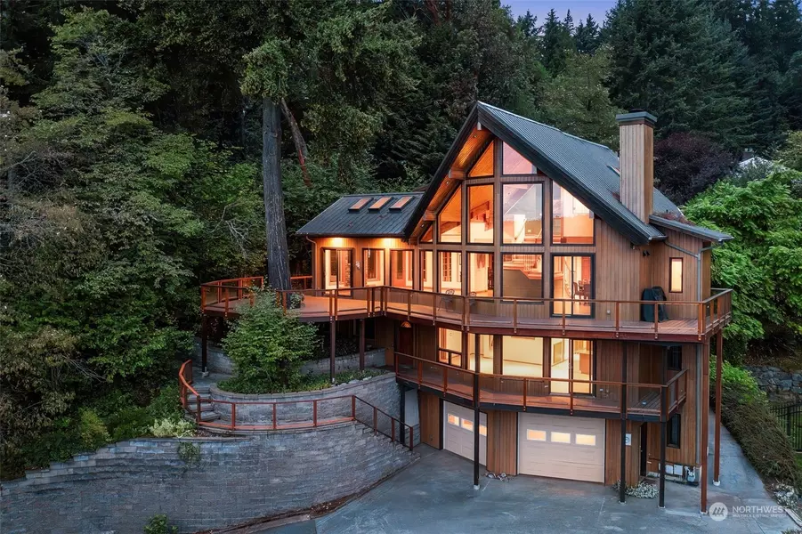 17385 Sylvester RD SW, Burien, WA 98166