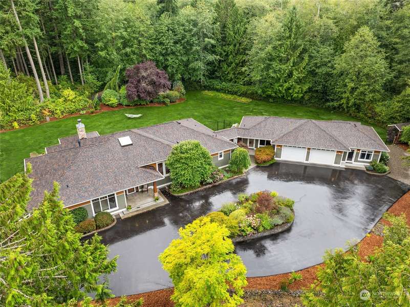 9550 NE Mary Sam LN, Bainbridge Island, WA 98110