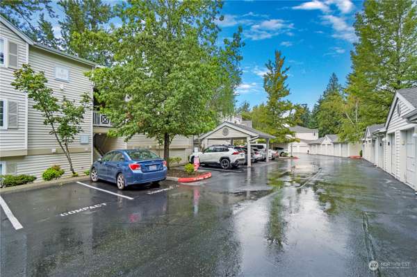 1688 118th AVE SE #B205, Bellevue, WA 98005