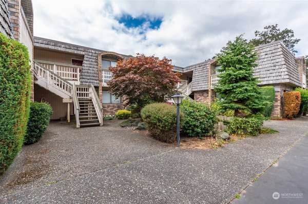 1199 SE 9th AVE #301, Oak Harbor, WA 98277