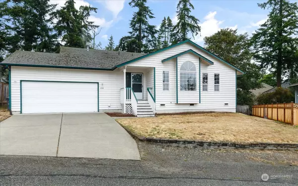 835 SW Fairhaven Drive, Oak Harbor, WA 98277