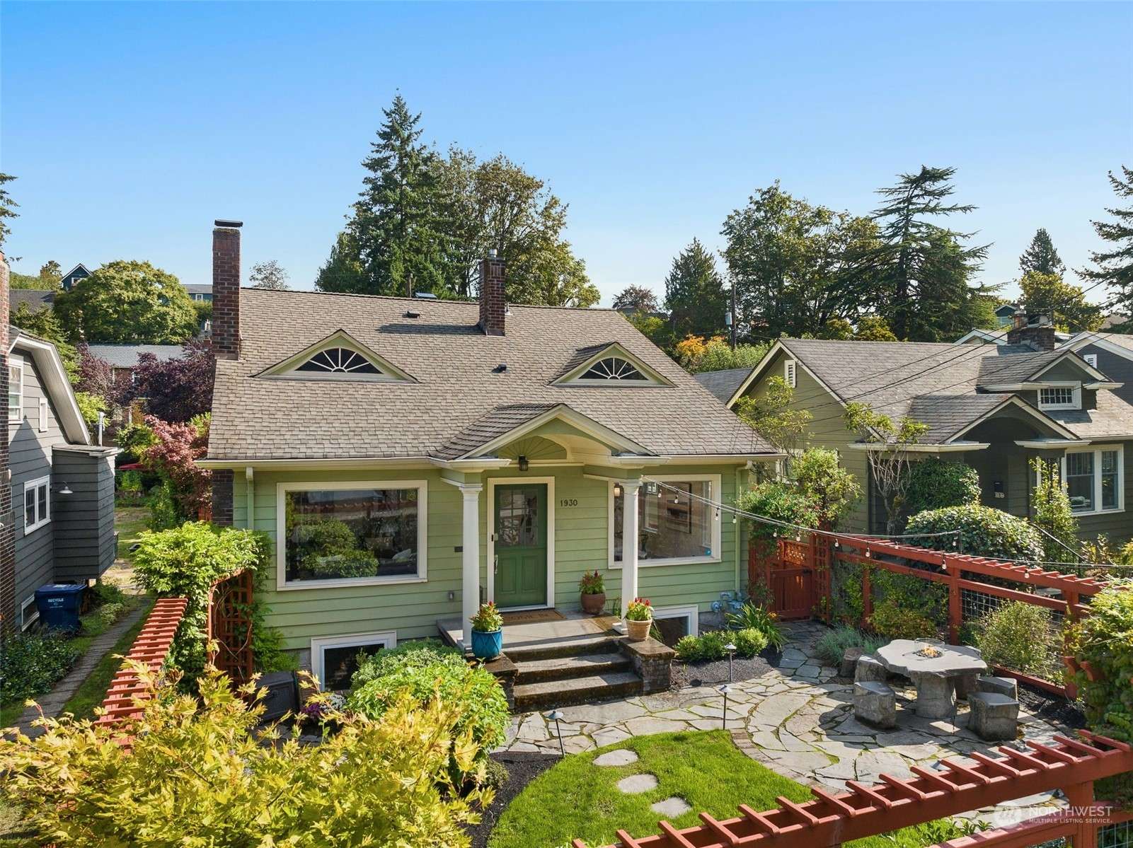 1930 Boyer AVE E, Seattle, WA 98112