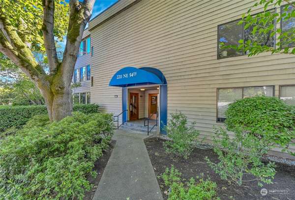 2211 NE 54th ST #2B,  Seattle,  WA 98105