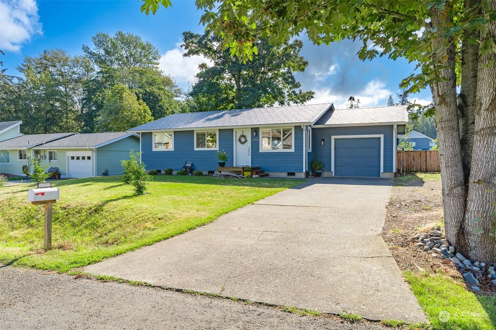 6996 Helweg LN, Blaine, WA 98230