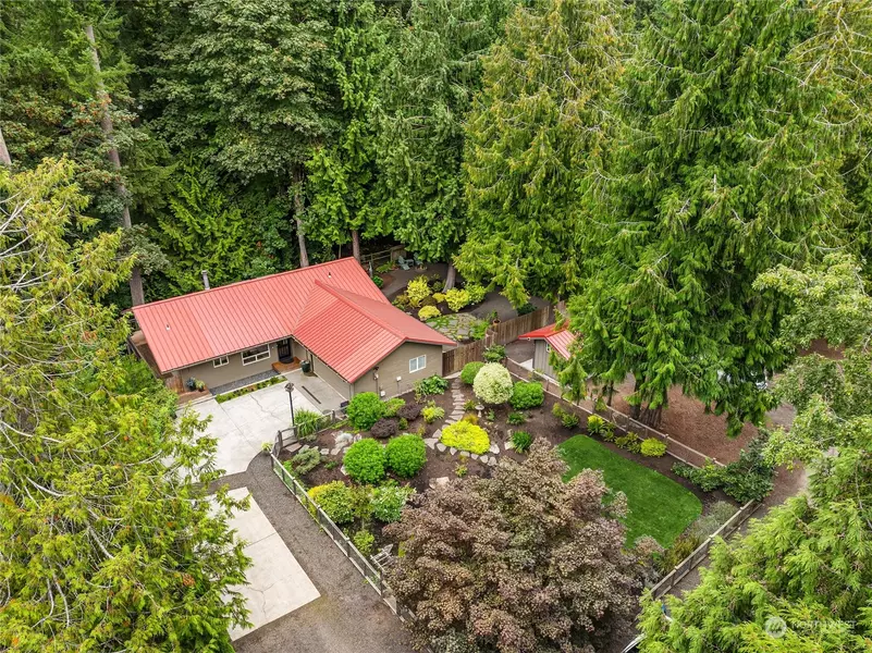 11697 Kirk AVE NE, Bainbridge Island, WA 98110