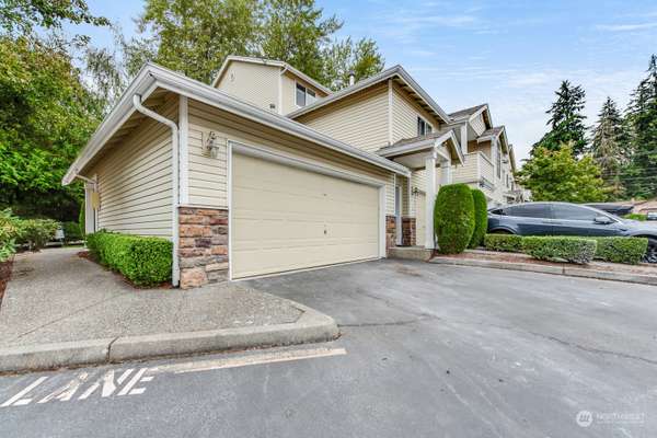 15806 18th AVE W #A201, Lynnwood, WA 98087