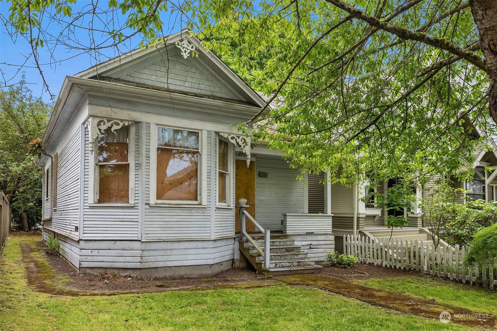 1907 5th AVE W, Seattle, WA 98119