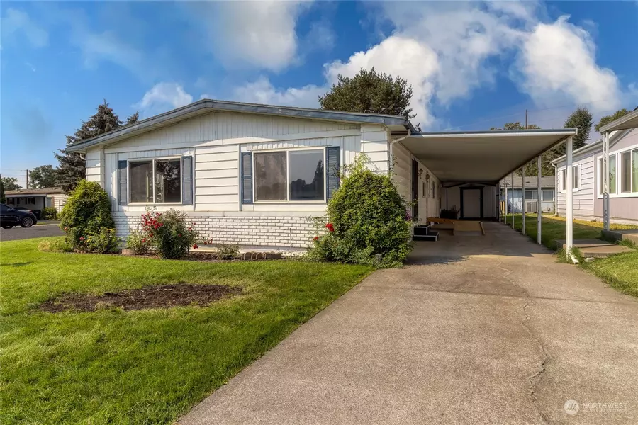 835 SE Scenic View DR, College Place, WA 99324