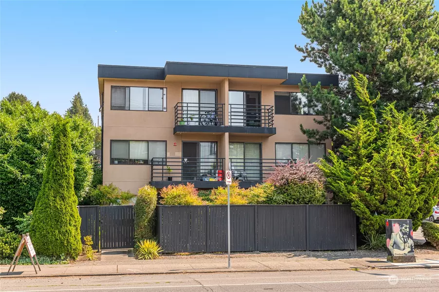 5454 Fauntleroy AVE SW, Seattle, WA 98136