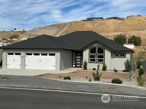 2605 Rock Island RD, East Wenatchee, WA 98802