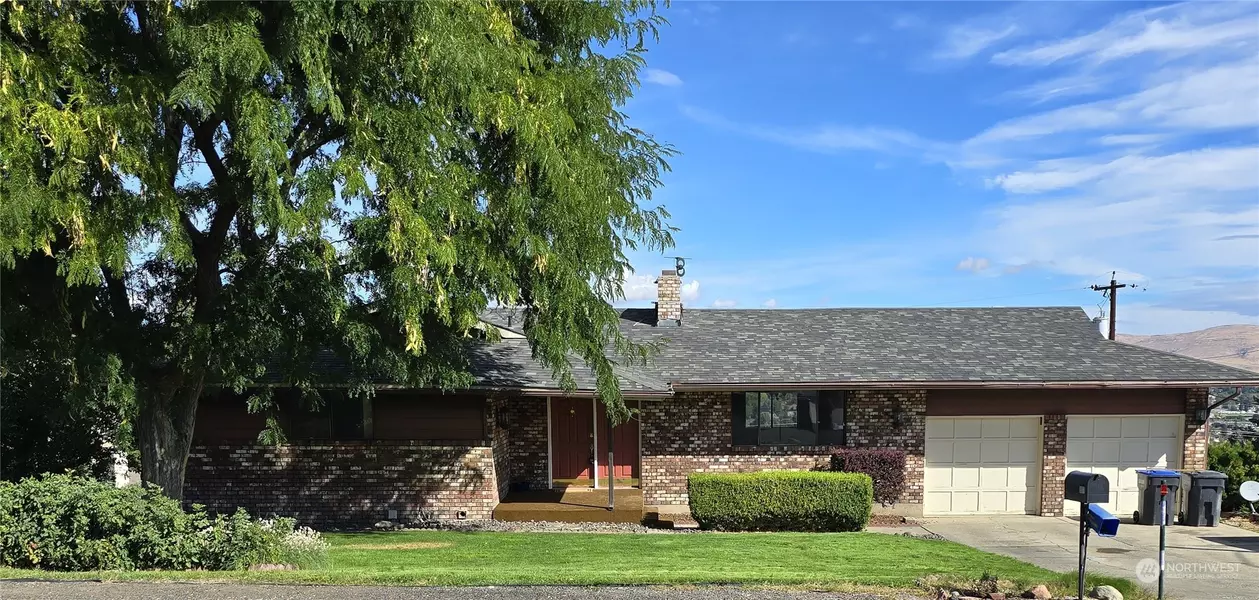 807 Riverview AVE, Selah, WA 98242