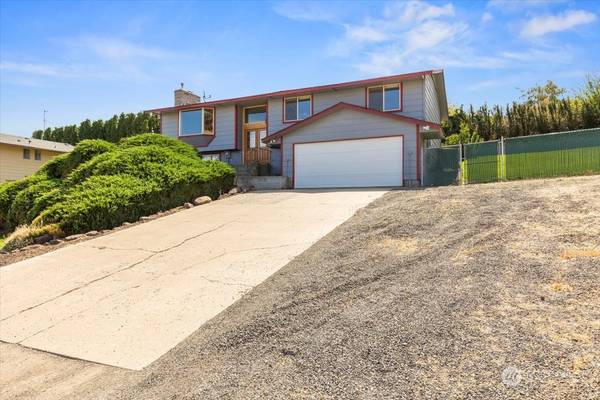 120 Echo Glen PL, Yakima, WA 98908