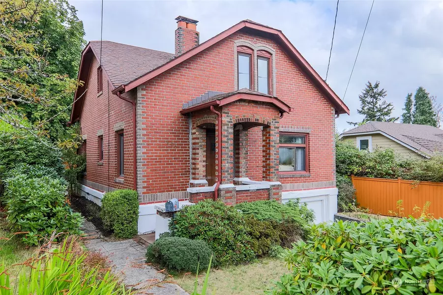 906 N 87th ST, Seattle, WA 98103