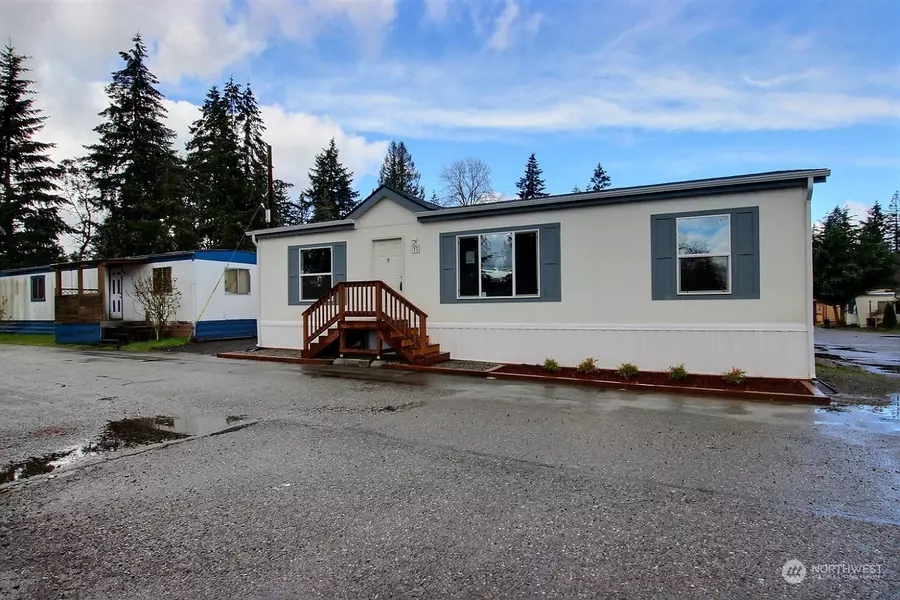 4024 NW Country LN #11, Bremerton, WA 98312