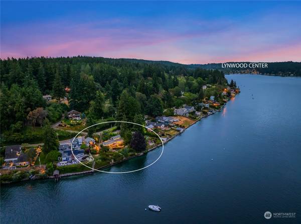 Bainbridge Island, WA 98110,3086 Point White DR NE