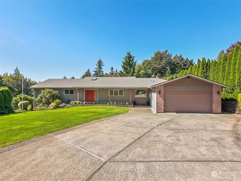 102 Sunset LN, Longview, WA 98632