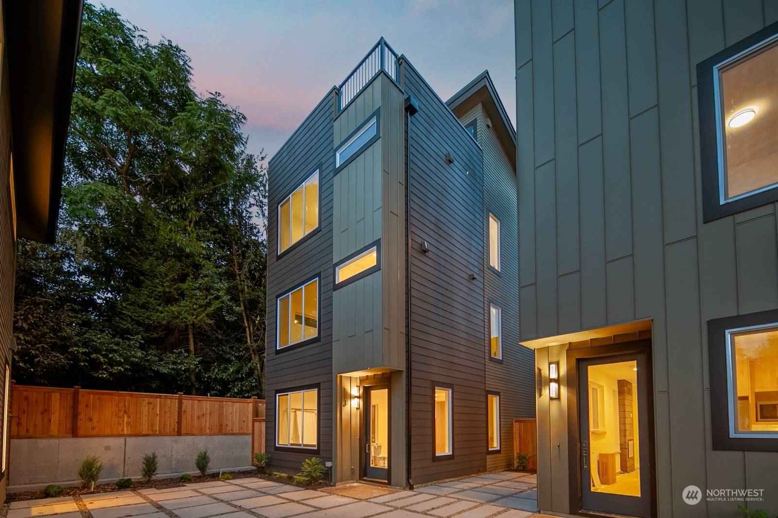 113 N 105th ST, Seattle, WA 98133
