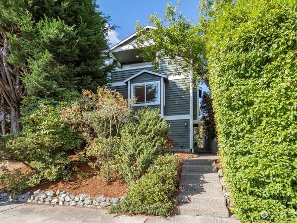 320 NE 80th ST, Seattle, WA 98115